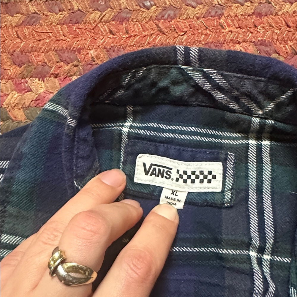VANS NAVY GREEN PLAID FLANNEL BUTTON UP - Picture 2 of 4